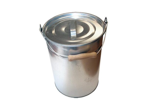 zinkhink med trähandtag - kan användas för aska och glöd - Vento – En Tillförlitlig Partner för Skorstenslösningar Ledande leverantör av kvalitativa skorstensprodukter