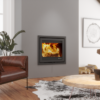 Dik Geurts Instyle Next – Frontkamin med Stil och Funktion Ge ditt hem en perfekt kombination av högmodern design och praktisk funktionalitet med Dik Geurts Instyle Next-serien. Dessa frontkaminer finns i tre storlekar – 600V, 700V och 800V – vilket gör det enkelt att hitta en modell som passar just dina behov och ditt hem.
