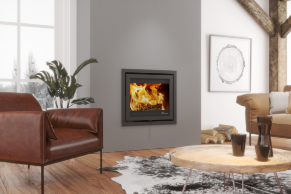 Dik Geurts Instyle Next – Frontkamin med Stil och Funktion Ge ditt hem en perfekt kombination av högmodern design och praktisk funktionalitet med Dik Geurts Instyle Next-serien. Dessa frontkaminer finns i tre storlekar – 600V, 700V och 800V – vilket gör det enkelt att hitta en modell som passar just dina behov och ditt hem.