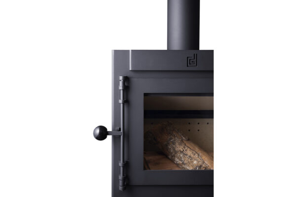 En klassisk kamin är inte bara en källa till värme – den blir också en central punkt som sprider trivsel och skapar atmosfär i ditt hem. Med Jannik från Dik Geurts får du allt detta i ett tidlöst designpaket med moderna detaljer och praktiska funktioner.